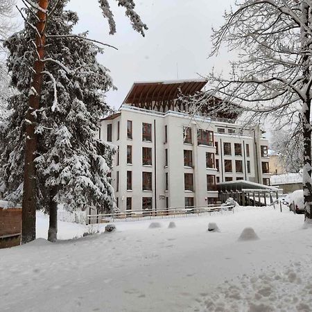 Radina'S Way Hotel Borowez Exterior foto